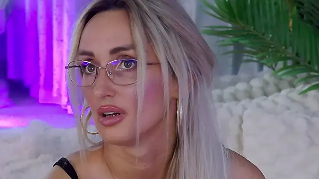 IsabelleEthan লাইভ XXX চ্যাট