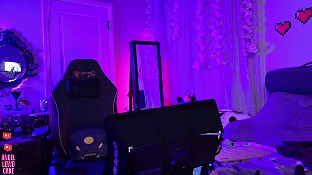 Angel-Lewd-Cake's Webcam Show