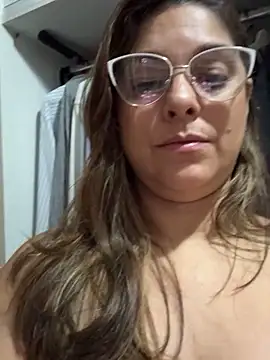 Show de Mariiii_morena na webcam