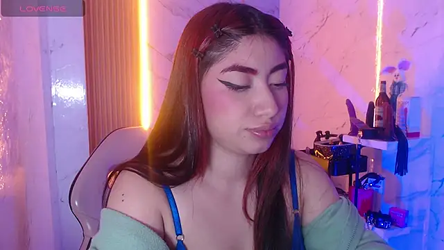 Sophia_tf's Webcam Show