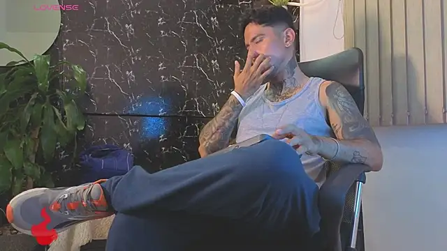 Онлайн чат XXX MR_EITHAN
