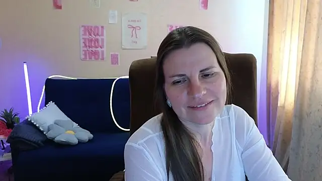 Chat XXX en directo de Mirabelle_Velvet