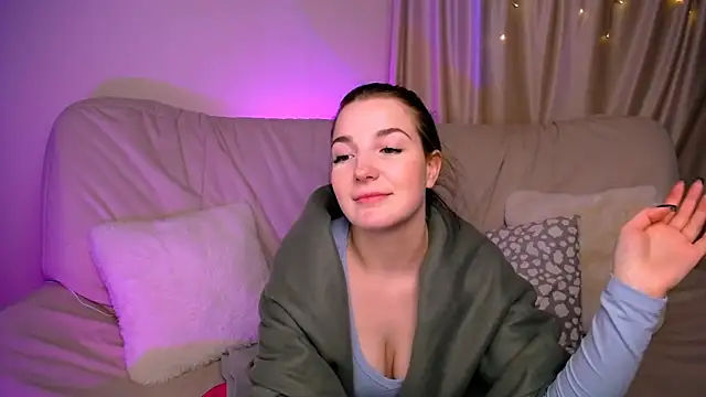 AliceChanel's Live XXX Chat
