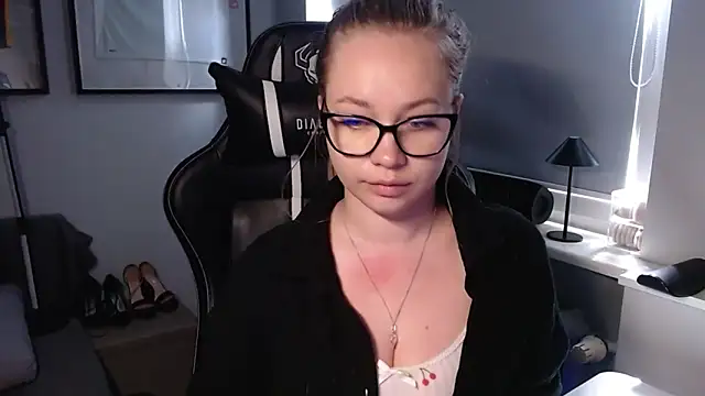 holly_xglam's Live XXX Chat