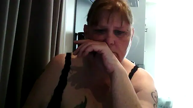 Chatroom XXX en direct de Sylviastar46