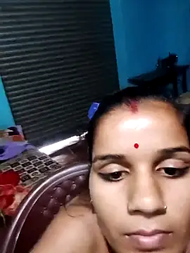 Raveena0990's Live XXX Chat
