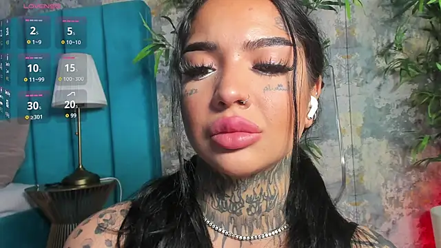 Živý XXX chat CreamyInkky_