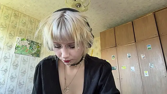 FatimahFroman Show in webcam
