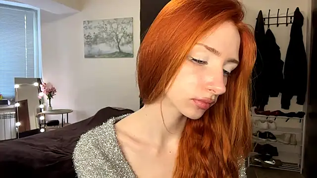 AliceServanica: απευθείας συνομιλία ΧΧΧ