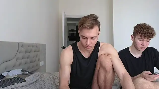 Pokazy przed kamerką – boys_sobolisha