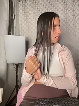 Chatroom XXX en direct de Praga_Pink