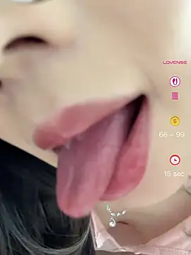 meimei_x's Webcam Show