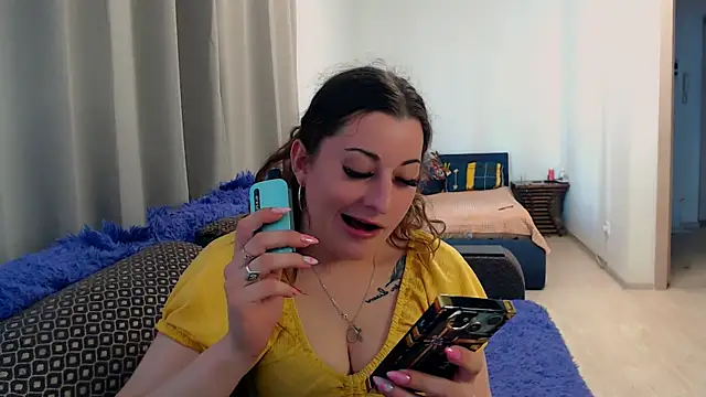 Chatroom XXX en direct de Helen_Adams_