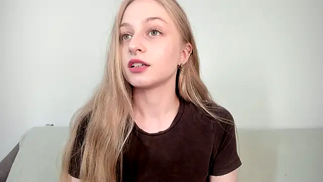 MiaMews' Live XXX Chat