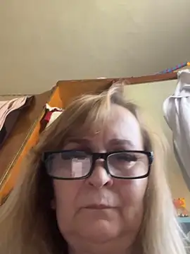 Irina2909@xh: онлайн-секс-чат