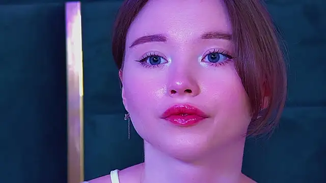 KeiraAsti Adlı Modelin Canlı XXX Sohbeti