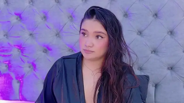 Chat XXX en directo de LiiaBloom