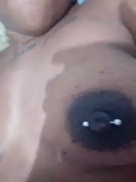 Show de Jennyy31 na webcam