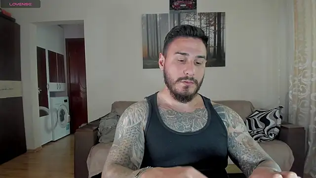 Gymdominus: вебкам-шоу