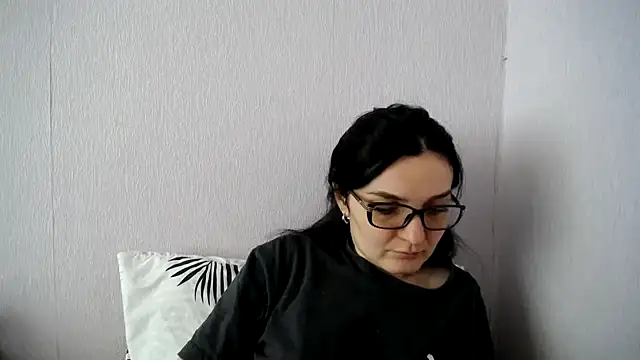 Shiny_gine's Live XXX Chat