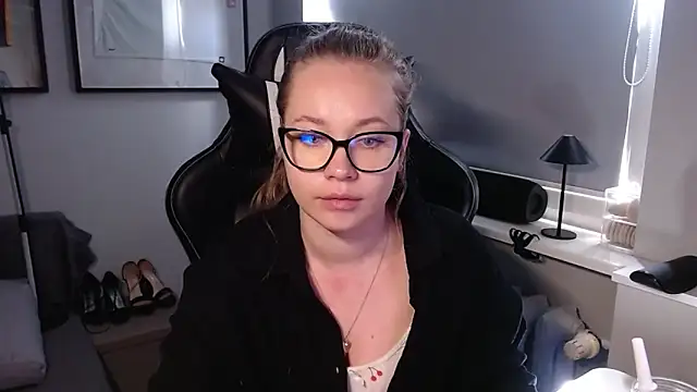holly_xglam: απευθείας συνομιλία ΧΧΧ