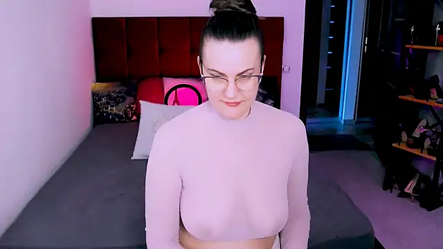 Show modela EvelynPorshe na web-kameri