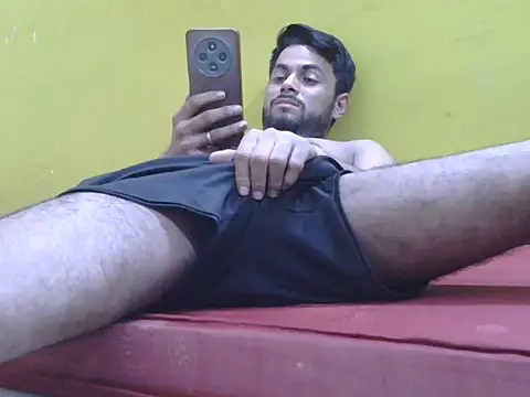 Stubborndesiboy – Naživo XXX chat
