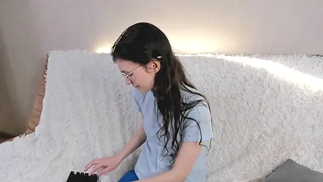ThoraMarola Chat XXX live