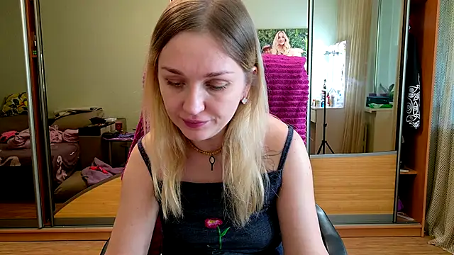 Sorceress_Evelina élő XXX-chatje