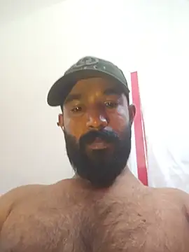 Bigkannan: διαδικτυακό σόου στην κάμερα