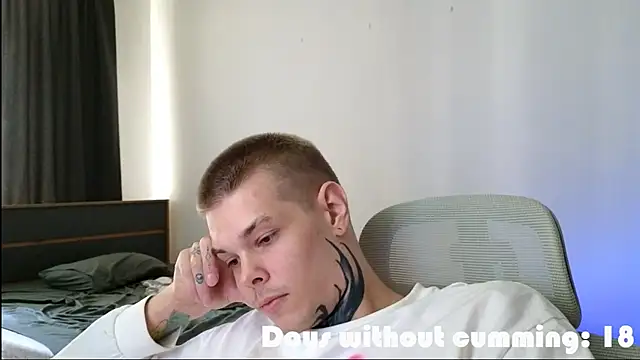 DENIS_HERE's Live XXX Chat