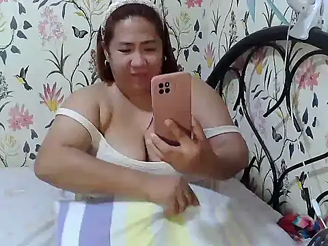 Fantasy_Hugetits31 Chat XXX live
