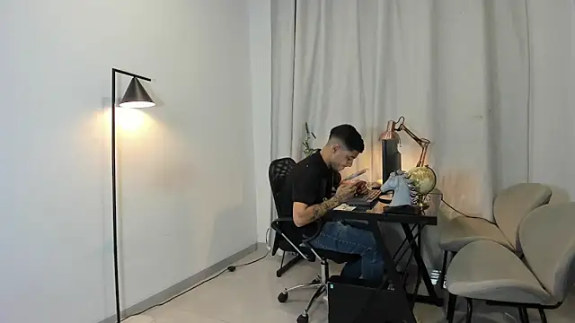 three_officex 라이브 XXX 채팅