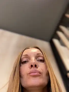 miss_darsi Chat XXX in diretta