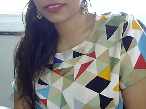 Neha_Sharma2 Adlı Modelin Canlı XXX Sohbeti