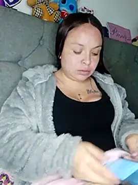 Chat +18 de Lina19_93 ao vivo