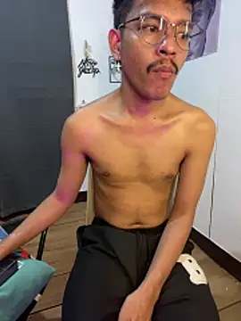 asian_darlingcummersxXx 网络视讯表演