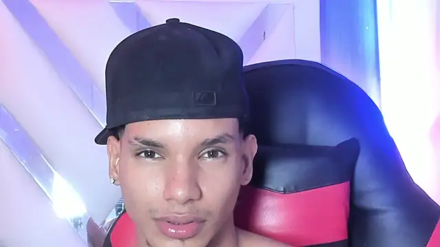 kai_storm77 webkamerás műsora
