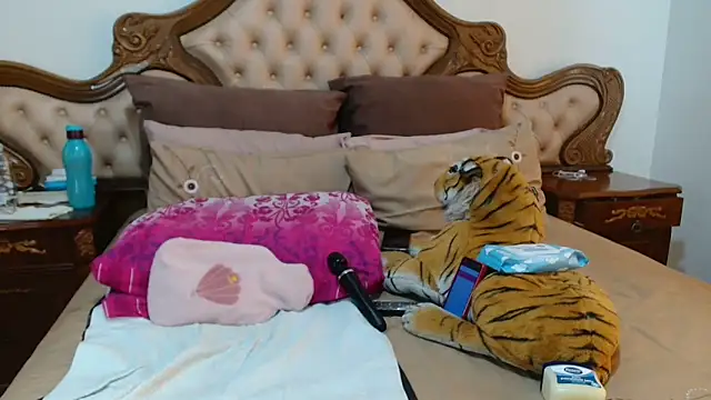 Hotcougar live XXX chat