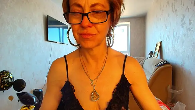 LioraWeiss' Live XXX Chat