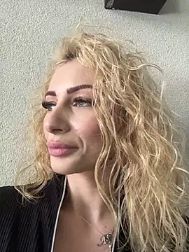 AngieShae Chat XXX live
