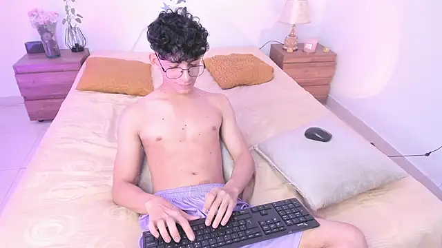 Alazbel8 Webcam Show