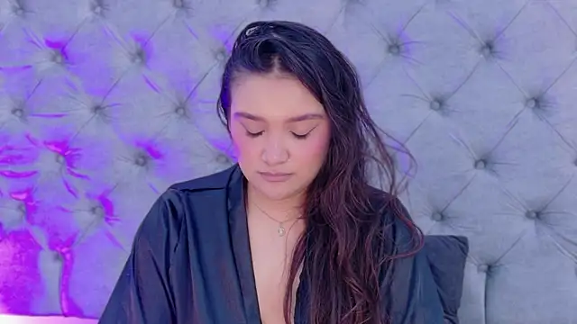 Chat +18 de LiiaBloom ao vivo