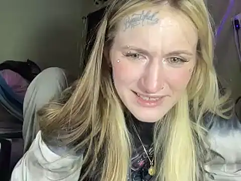 lavender_spits Adlı Modelin Canlı XXX Sohbeti