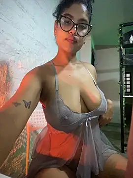 Chat +18 de Kittybrown18 ao vivo
