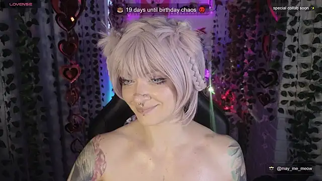 Mee-Meow's Live XXX Chat