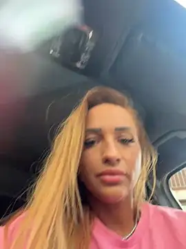 LovingBlondie Adlı Modelin Canlı XXX Sohbeti