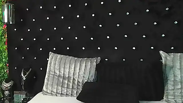 InannaStar's Live XXX Chat