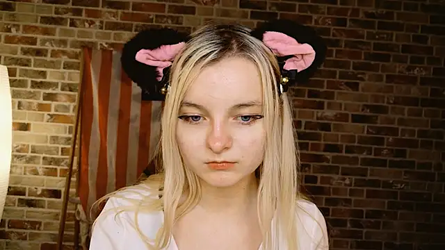 Angela_Bunny Chat XXX live