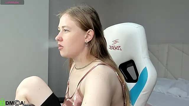 Olivia_Iv élő XXX-chatje